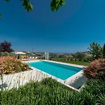 Casa Angela 6, Emma Villa
