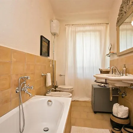 Casa Angela 6, Emma Villa *