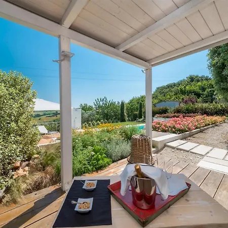 Casa Angela 6, Emma * Monte Urano